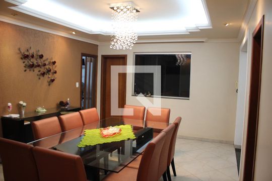 Copa de casa à venda com 5 quartos, 585m² em Bandeirantes, Contagem