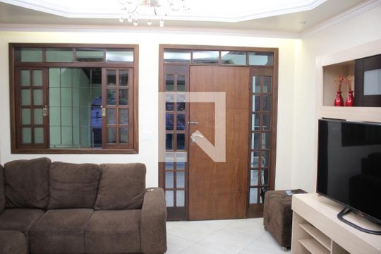 Sala de casa à venda com 5 quartos, 585m² em Bandeirantes, Contagem