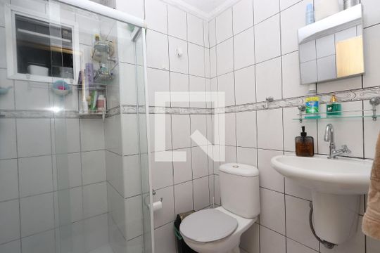 Banheiro de apartamento à venda com 3 quartos, 74m² em Vila Bancária, São Paulo