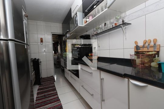 Cozinha de apartamento à venda com 3 quartos, 74m² em Vila Bancária, São Paulo