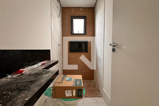Banheiro de apartamento à venda com 2 quartos, 100m² em Parque Capuava, Santo André