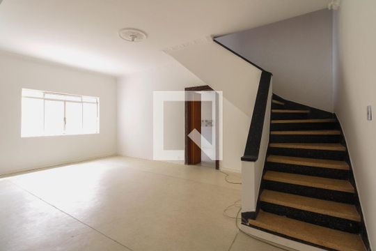 Casa à venda com 4 quartos, 400m² em Penha de França, São Paulo