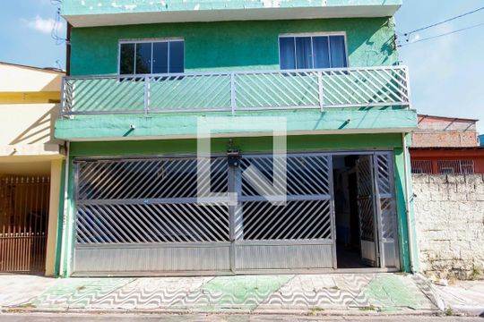 Fachada de casa à venda com 3 quartos, 142m² em Santo Antônio, Osasco