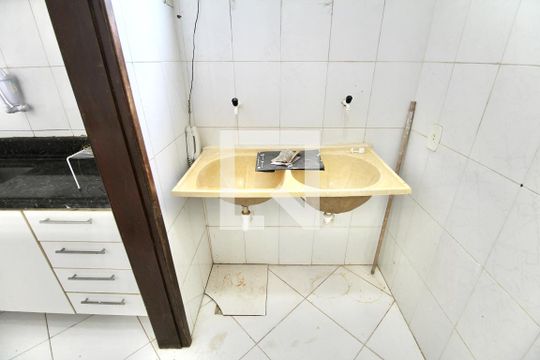 Cozinha e Área de Serviço de kitnet/studio para alugar com 1 quarto, 50m² em Pituaçu, Salvador