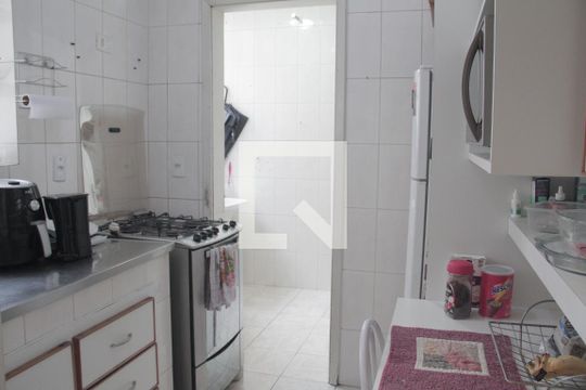 Cozinha de apartamento à venda com 2 quartos, 83m² em Menino Deus, Porto Alegre