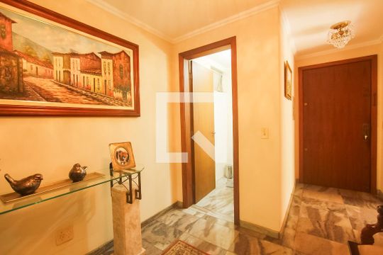 Hall de apartamento à venda com 3 quartos, 174m² em São João, Porto Alegre
