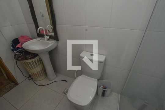 Banheiro da Suíte de casa à venda com 2 quartos, 125m² em Parque João Ramalho, Santo André