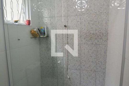 Banheiro da Suíte de casa à venda com 2 quartos, 125m² em Parque João Ramalho, Santo André