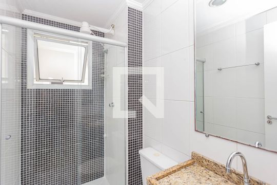 Banheiro de apartamento para alugar com 2 quartos, 48m² em São João Clímaco, São Paulo