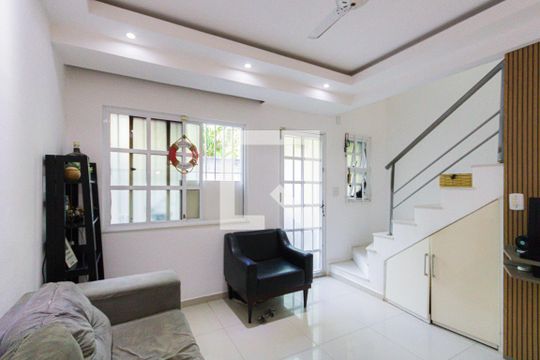 Sala de casa de condomínio à venda com 3 quartos, 91m² em Jacarepaguá, Rio de Janeiro