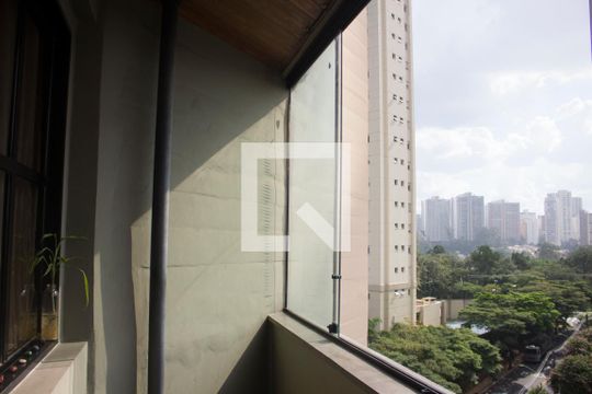 Varanda de kitnet/studio para alugar com 1 quarto, 40m² em Paraíso do Morumbi, São Paulo
