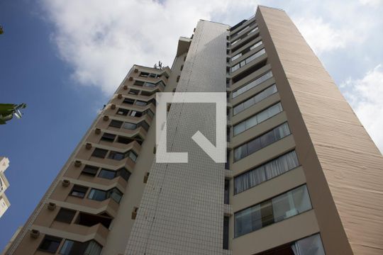 Fachada de kitnet/studio para alugar com 1 quarto, 40m² em Paraíso do Morumbi, São Paulo