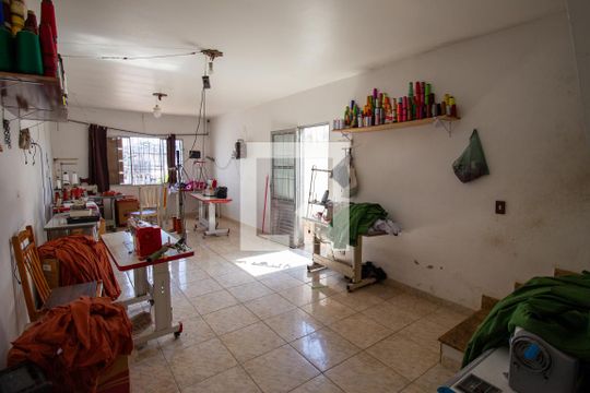 Casa à venda com 2 quartos, 250m² em Limoeiro, São Paulo