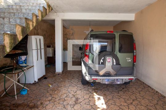 Garagem de casa à venda com 2 quartos, 250m² em Limoeiro, São Paulo
