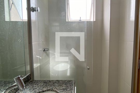 Banheiro da Suíte de apartamento para alugar com 3 quartos, 68m² em Salgado Filho, Belo Horizonte