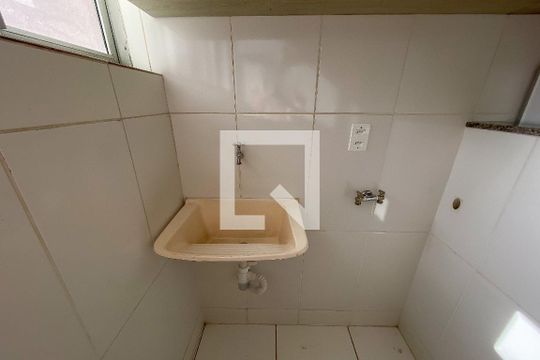 Cozinha e Área de Serviço de apartamento para alugar com 3 quartos, 68m² em Salgado Filho, Belo Horizonte