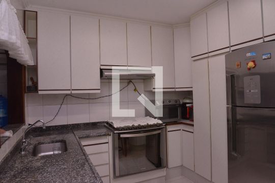Cozinha de casa à venda com 3 quartos, 176m² em Vila Pires, Santo André