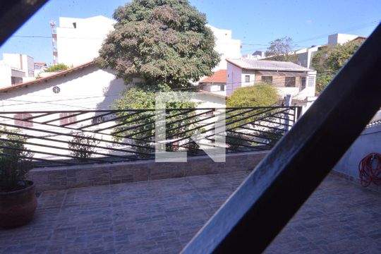 Vista Banheiro 3 de casa à venda com 3 quartos, 176m² em Vila Pires, Santo André