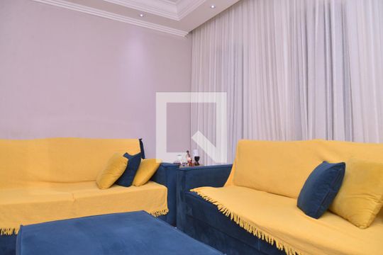Sala de casa à venda com 3 quartos, 176m² em Vila Pires, Santo André