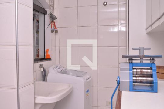 Área de Serviço de casa à venda com 3 quartos, 176m² em Vila Pires, Santo André