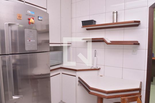 Cozinha de casa à venda com 3 quartos, 176m² em Vila Pires, Santo André