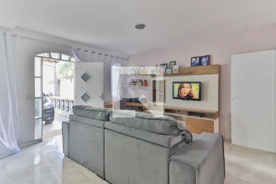 Casa para alugar com 2 quartos, 90m² em Jardim Leonor, Cotia
