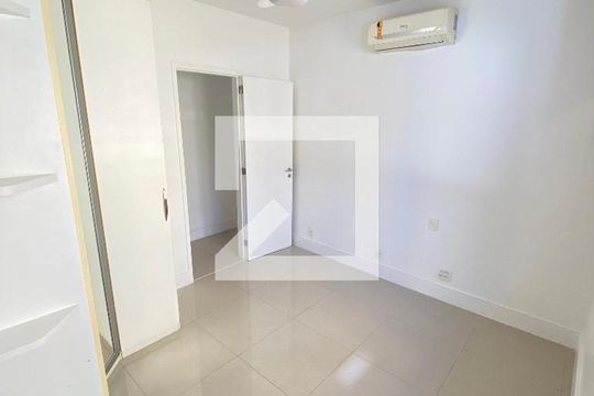 Quarto 1 de apartamento à venda com 3 quartos, 150m² em Higienópolis, Rio de Janeiro