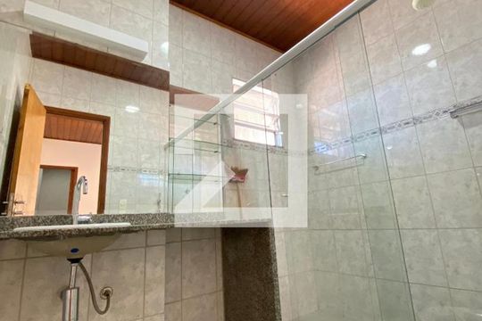 Banheiro do Quarto 3 de apartamento à venda com 3 quartos, 150m² em Higienópolis, Rio de Janeiro
