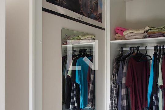 Closet do quarto 2 de apartamento para alugar com 2 quartos, 66m² em Medeiros, Jundiaí