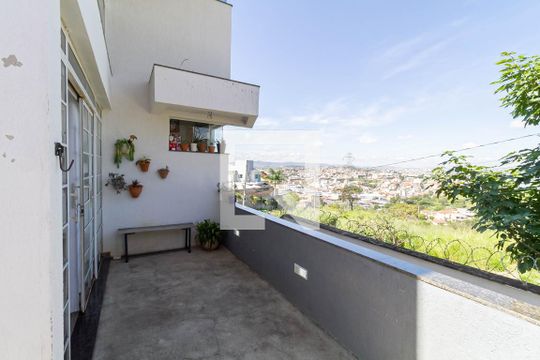 Varanda da sala  de casa à venda com 2 quartos, 274m² em Arvoredo Ii, Contagem