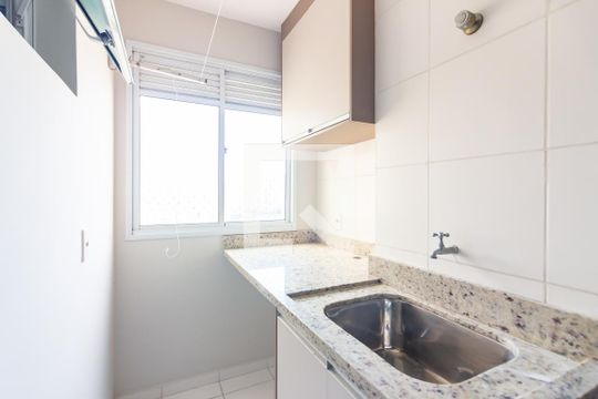 Área de Serviço de apartamento para alugar com 2 quartos, 52m² em Padroeira, Osasco