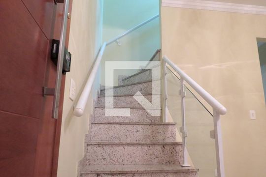 Sala - Escadas de casa à venda com 4 quartos, 308m² em Jardim Monjolo, São Paulo