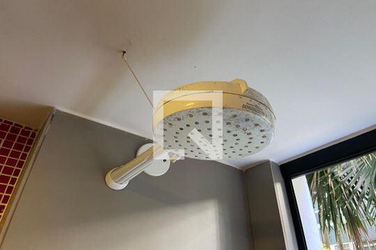 Banheiro de apartamento à venda com 3 quartos, 100m² em Leblon, Rio de Janeiro