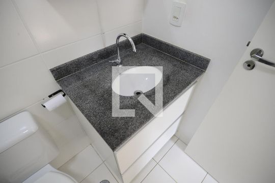 Banheiro de apartamento à venda com 2 quartos, 45m² em Parque Fongaro, São Paulo