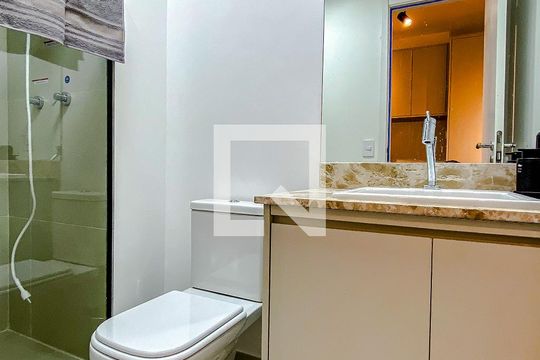 Banheiro de kitnet/studio para alugar com 1 quarto, 25m² em Vila Mariana, São Paulo