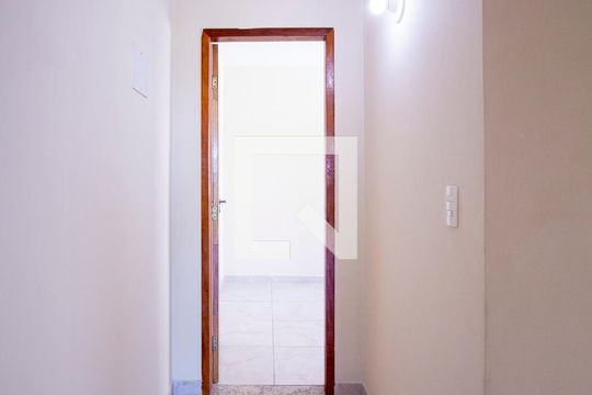 Corredor de casa para alugar com 2 quartos, 90m² em Estrela do Norte, São Gonçalo
