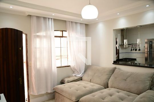 Sala de casa para alugar com 2 quartos, 100m² em Jardim do Engenho, Cotia