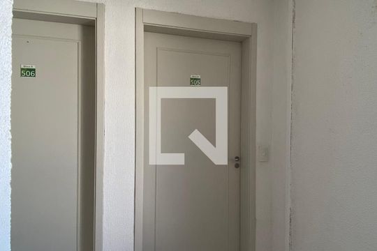 Entrada de apartamento para alugar com 3 quartos, 67m² em Morro Santana, Porto Alegre