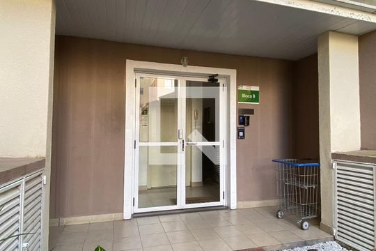 Fachada do bloco de apartamento para alugar com 3 quartos, 67m² em Morro Santana, Porto Alegre