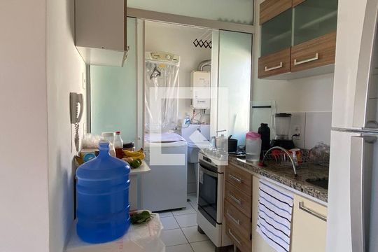 Cozinha de apartamento para alugar com 3 quartos, 67m² em Morro Santana, Porto Alegre