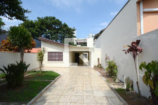 Quintal de casa para alugar com 3 quartos, 110m² em Vila Friburgo, São Paulo
