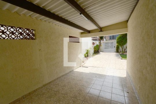 Garagem de casa para alugar com 3 quartos, 110m² em Vila Friburgo, São Paulo