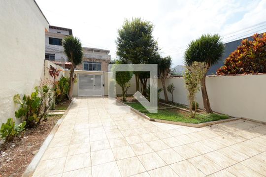 Quintal de casa para alugar com 3 quartos, 110m² em Vila Friburgo, São Paulo