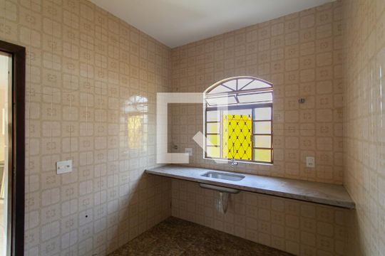 Cozinha 1 de casa à venda com 3 quartos, 360m² em São João Batista, Belo Horizonte