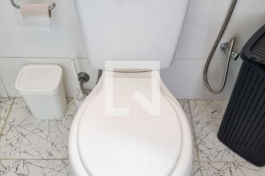 Banheiro da Suíte / Lavanderia de apartamento para alugar com 1 quarto, 33m² em Monte Castelo, São José dos Campos