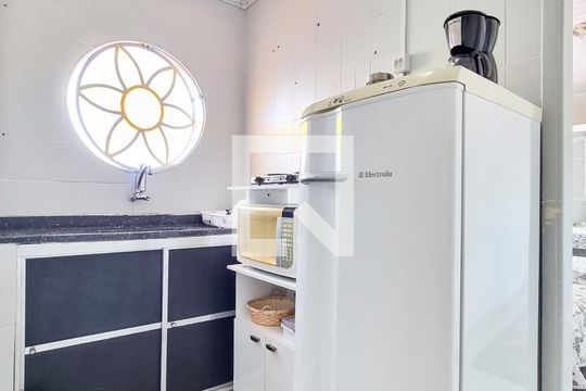 Cozinha de apartamento para alugar com 1 quarto, 33m² em Monte Castelo, São José dos Campos