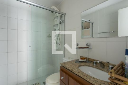 Banheiro2 de apartamento para alugar com 1 quarto, 173m² em Humaitá, Rio de Janeiro