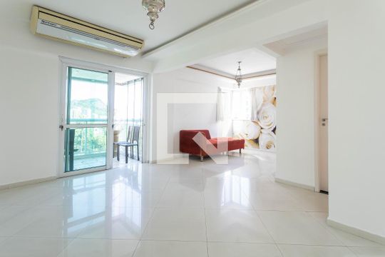 Apartamento para alugar com 1 quarto, 173m² em Humaitá, Rio de Janeiro