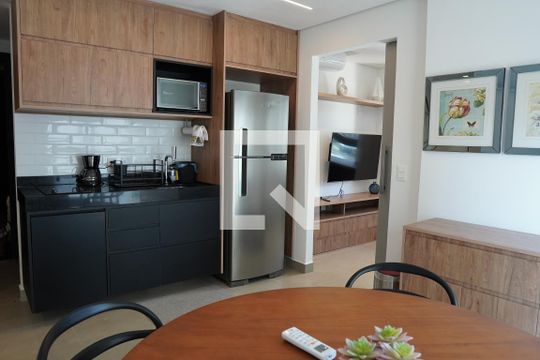 Cozinha de apartamento para alugar com 2 quartos, 60m² em Pinheiros, São Paulo