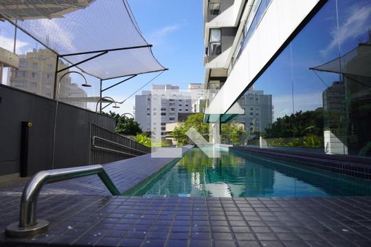 Piscina de apartamento para alugar com 2 quartos, 60m² em Pinheiros, São Paulo